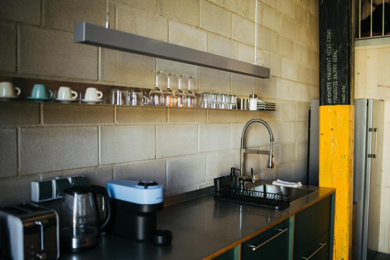 Smaltovna Lofty Apartman Losonc Kültér fotó