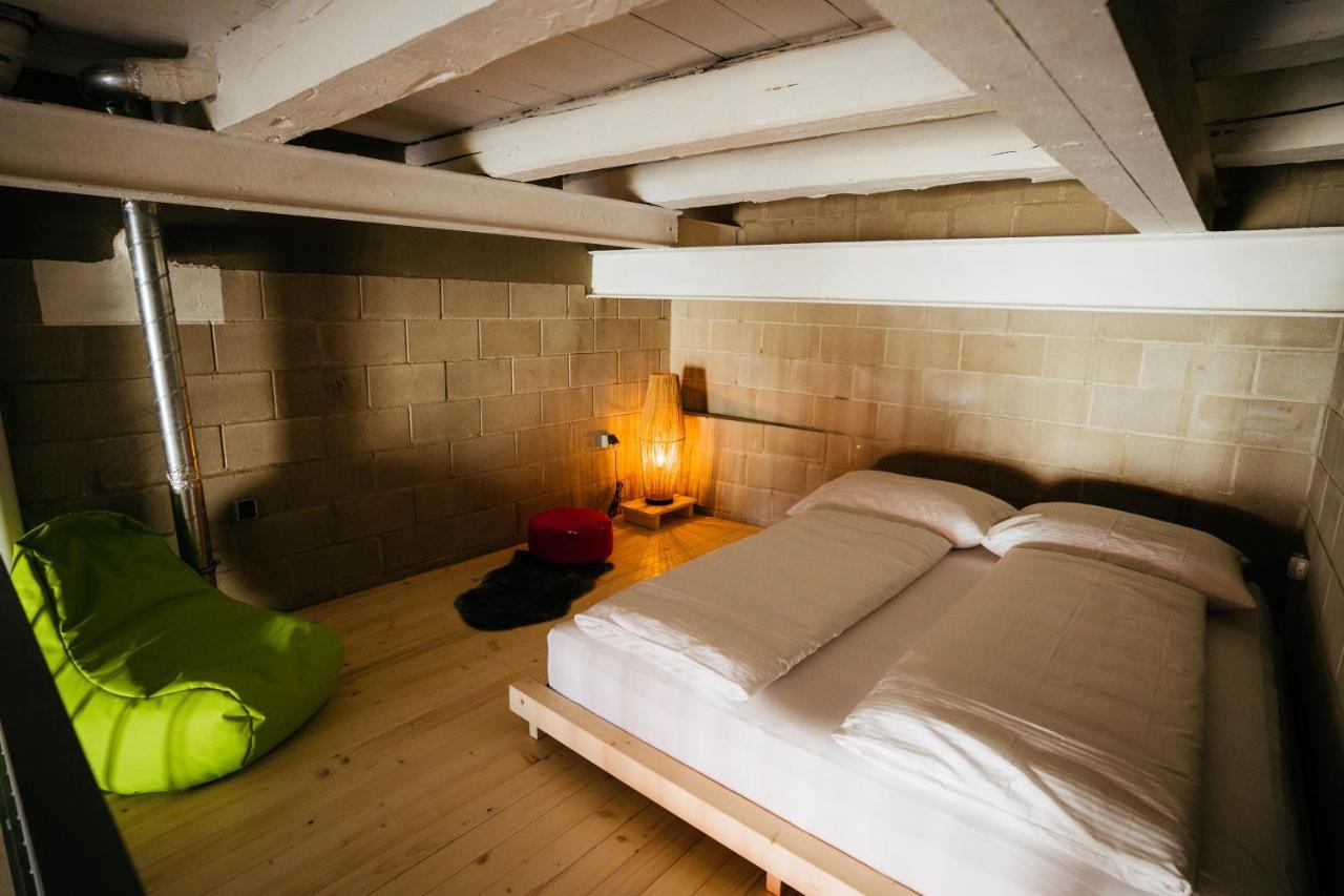 Smaltovna Lofty Apartman Losonc Kültér fotó